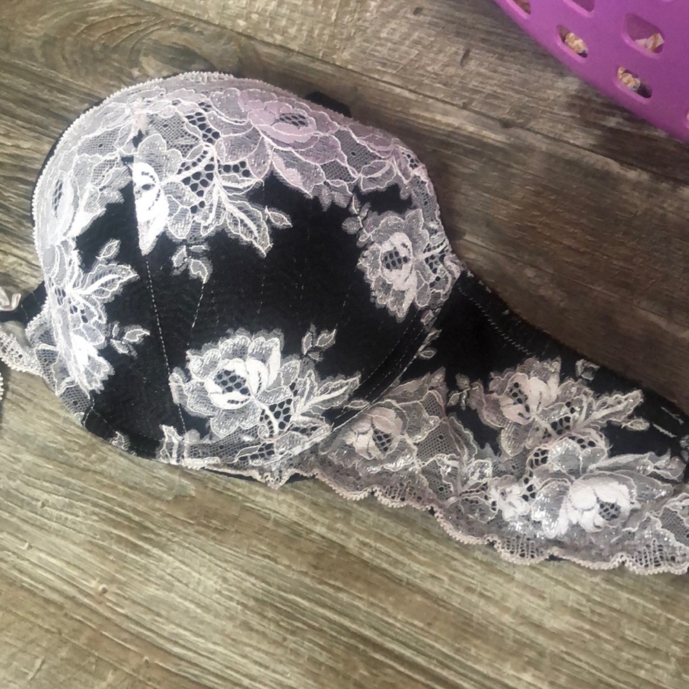 Like new 38D Victoria secrets-Dream angles